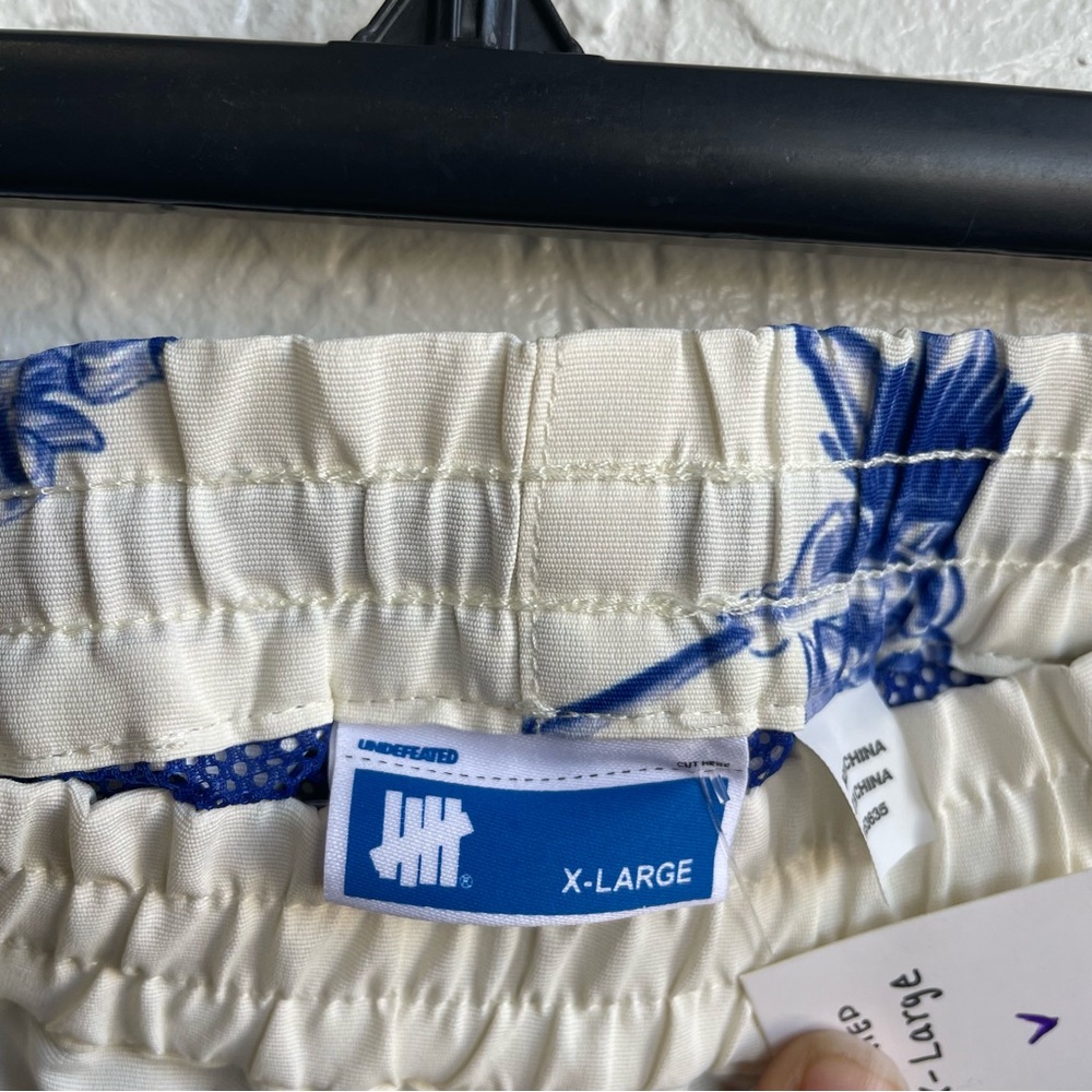 UNDEFEATED SS23 Casual Summer Shorts Size XL - Picture 4 of 7